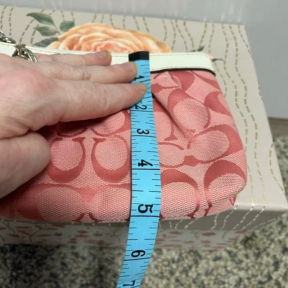 Coach Pink and Cream Wristlet EUC - Picture 8 of 8
